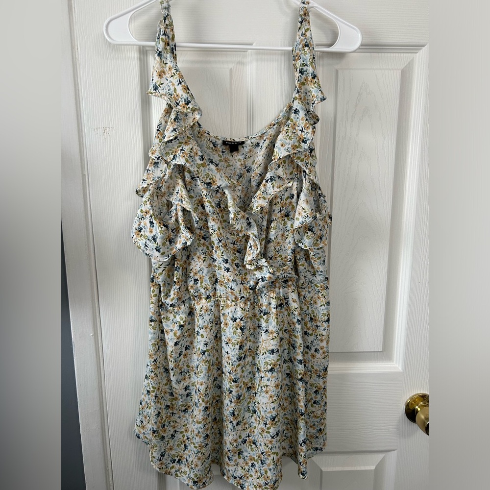 Torrid Floral Ruffle Top Size 2